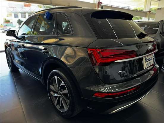 AUDI-Q5-2022