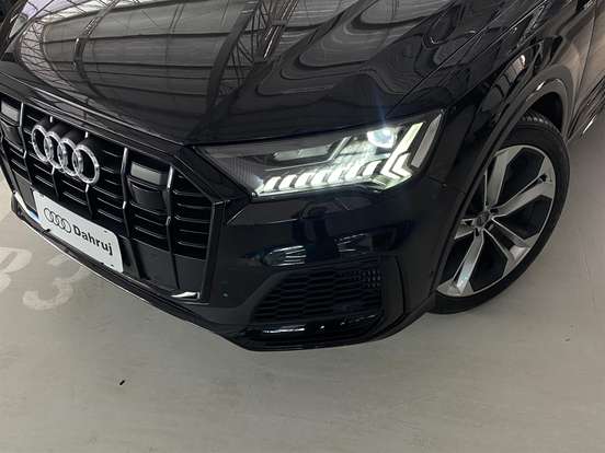 AUDI-Q7-2023