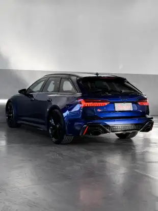 AUDI-RS6-2020