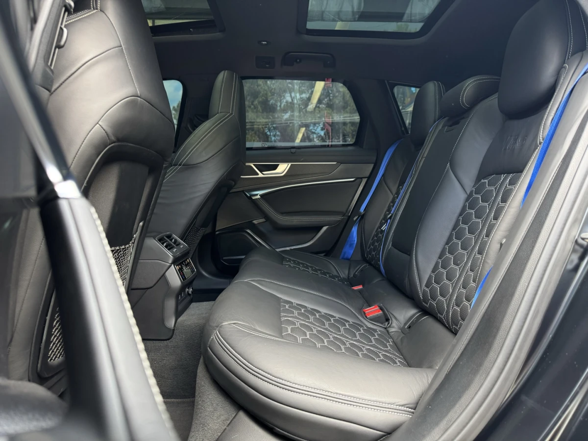 Audi RS6 — foto 11