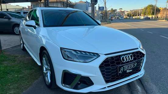 AUDI-A4-2021