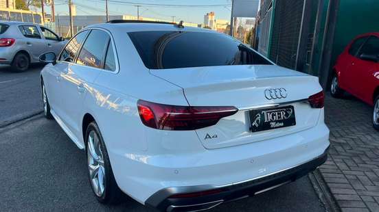 AUDI-A4-2021
