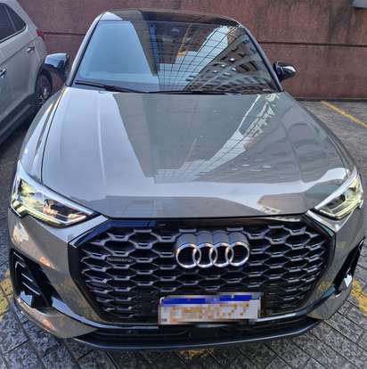 AUDI-Q3-2023