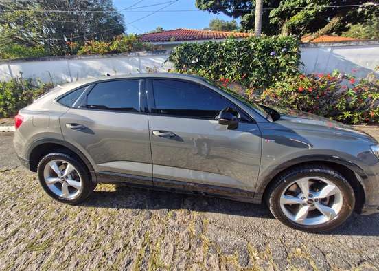 AUDI-Q3-2023