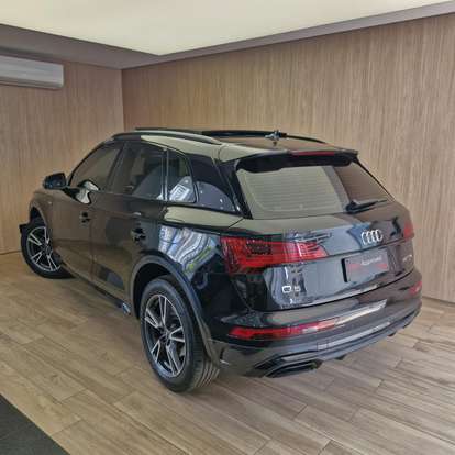 AUDI-Q5-2022