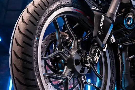 BAJAJ-DOMINAR 200-2025