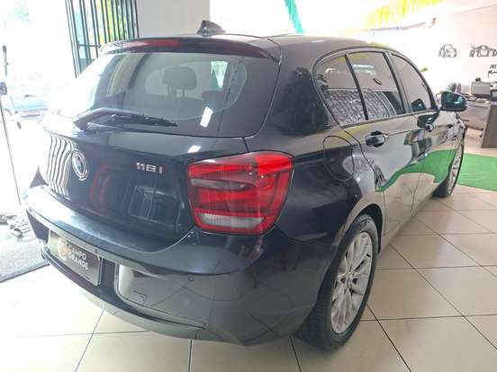 BMW-118i-2011