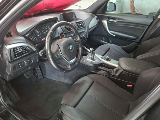 BMW-118i-2011