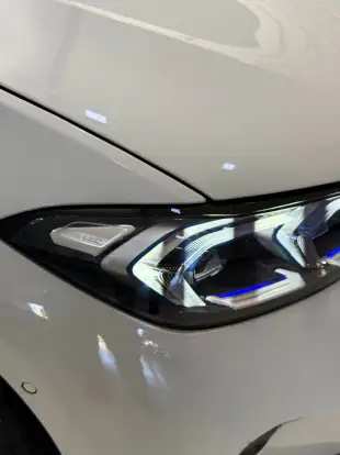 BMW-320i-2024