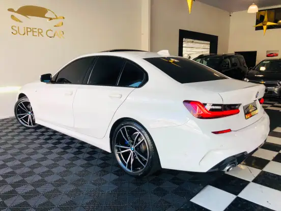 BMW-320i-2021