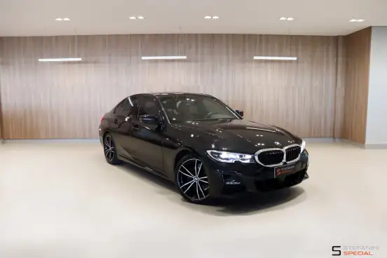 BMW-320i-2020