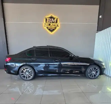 BMW-320i-2022