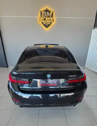 BMW-320i-2022