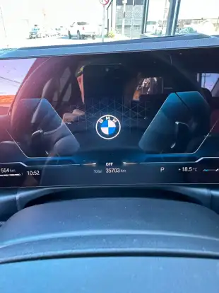 BMW-320i-2022