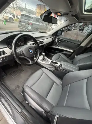 BMW-320i-2008