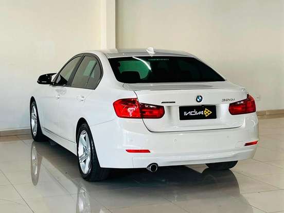 BMW-320i-2014