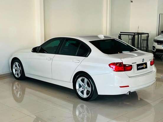 BMW-320i-2014