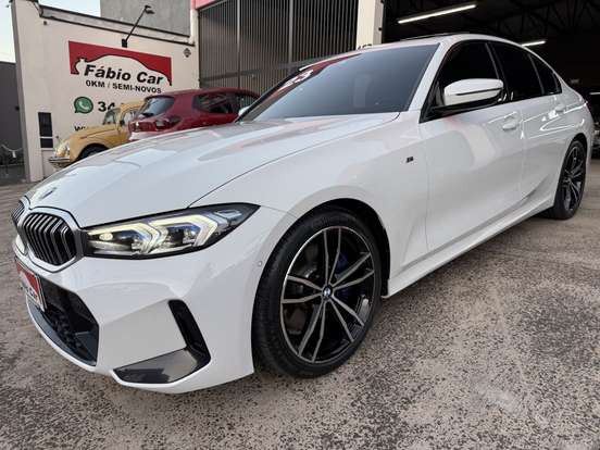 BMW-320i-2023