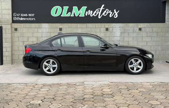 BMW-320i-2014