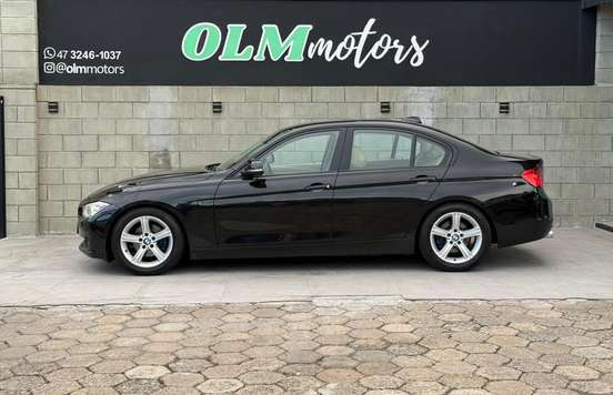 BMW-320i-2014