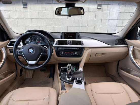BMW-320i-2014