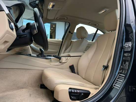 BMW-320i-2014