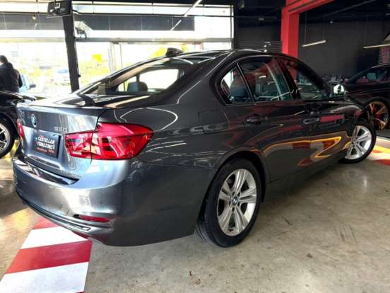 BMW-320i-2017