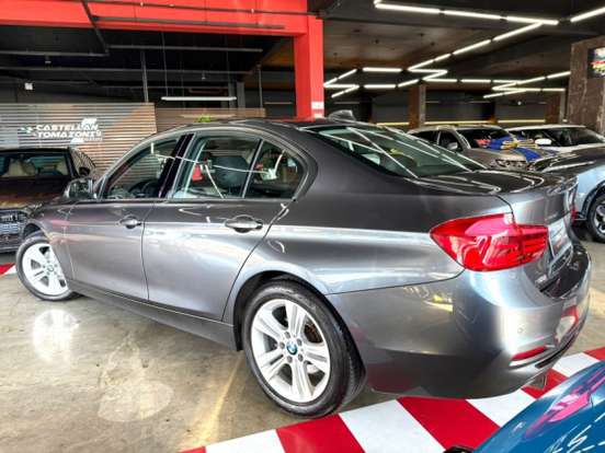 BMW-320i-2017