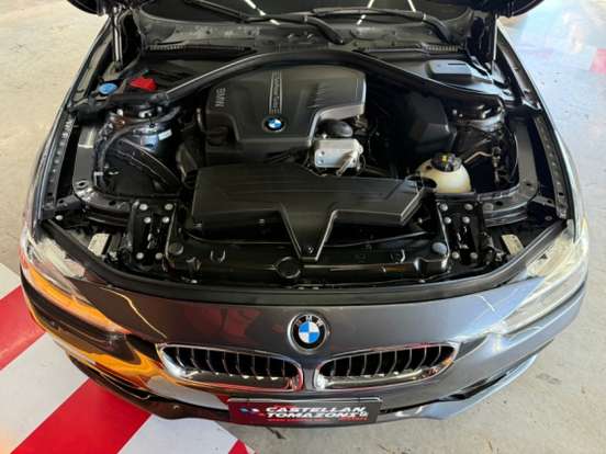 BMW-320i-2017