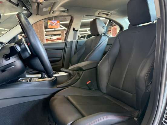 BMW-320i-2017