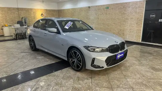 BMW-330e-2023