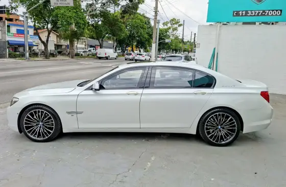 BMW 750Li 4.4 V8 32V ACTIVEHYBRID AUTOMÁTICO