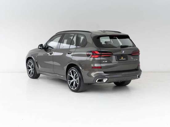 BMW-X5-2024