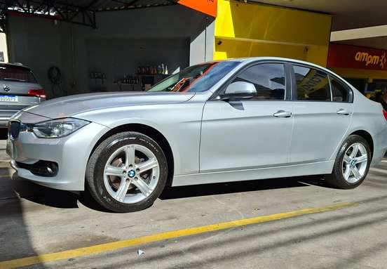BMW-320i-2014