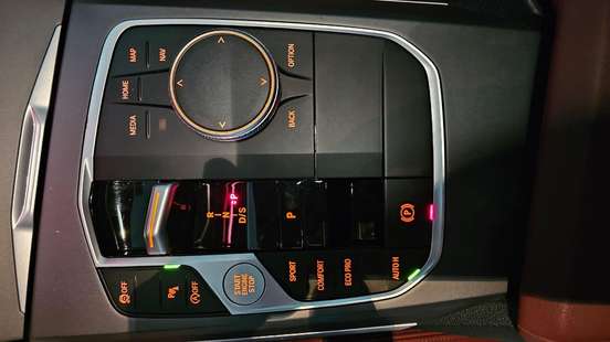 BMW-320i-2025