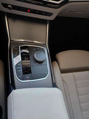 BMW-320i-2024