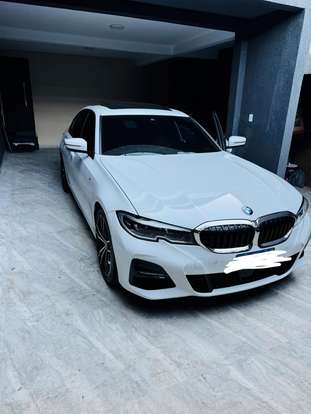 BMW-320i-2021
