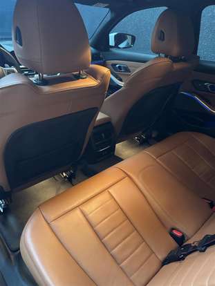 BMW-320i-2021