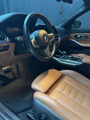 BMW-320i-2021