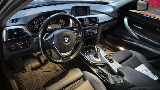 BMW-320i-2017