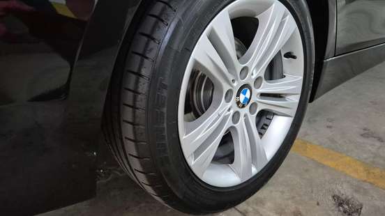 BMW-320i-2017