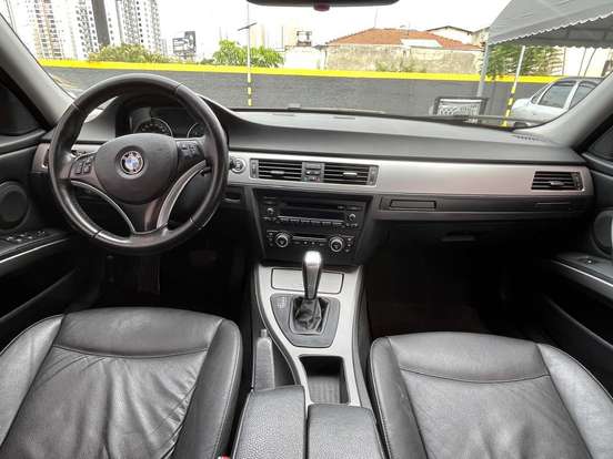 BMW-325i-2008