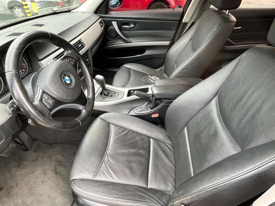 BMW-325i-2.5 SEDAN 24V GASOLINA 4P AUTOMÁTICO BMW-325i-2008