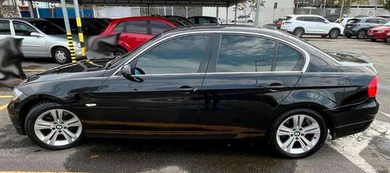 BMW-325i-2008