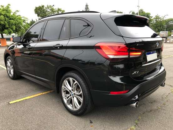 BMW-X1-2021
