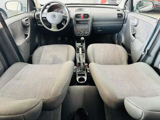 CHEVROLET-CORSA-2011
