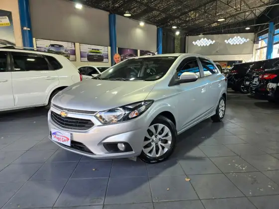 CHEVROLET ONIX 1.4 MPFI LT 8V FLEX 4P AUTOMÁTICO CHEVROLET ONIX 1.4 MPFI LT 8V FLEX 4P AUTOMÁTICO