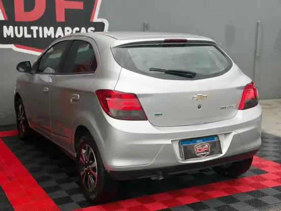 CHEVROLET-ONIX-2013