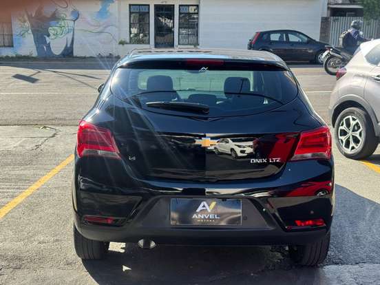CHEVROLET-ONIX-2019
