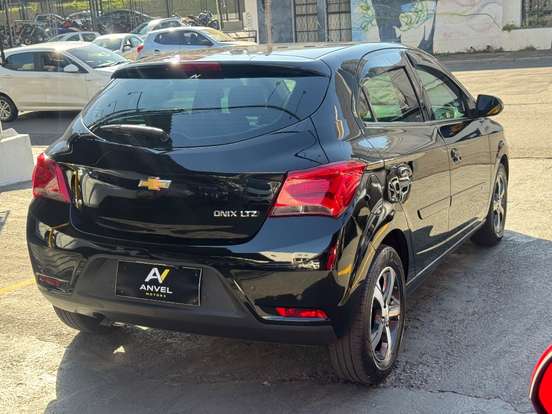 CHEVROLET-ONIX-1.4 MPFI LTZ 8V FLEX 4P AUTOMÁTICO CHEVROLET-ONIX-2019